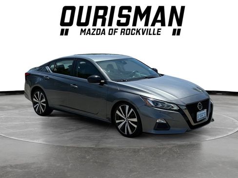 Used 2020 Nissan Altima 2.5 SR FWD image 1
