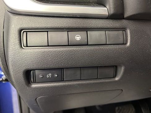 Used 2022 Nissan Rogue SV image 29