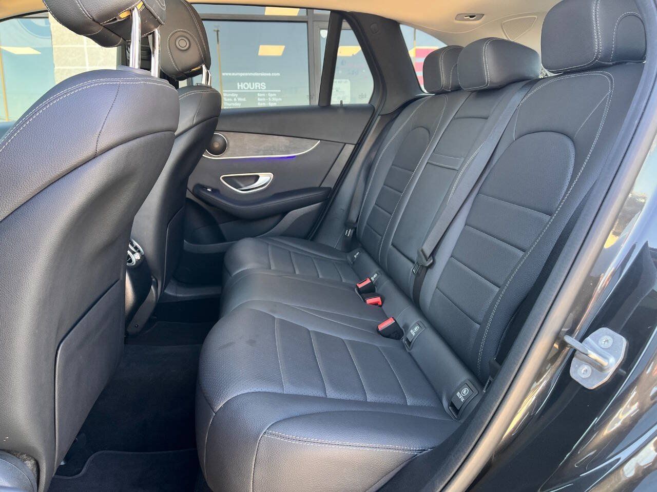 Used 2021 Mercedes-Benz GLC 300 4MATIC image 19