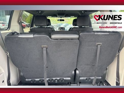 Used 2017 Dodge Grand Caravan SXT FWD image 37