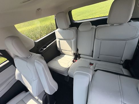 New 2027 Ford Expedition Max Platinum AWD/4WD image 21