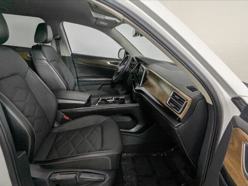 Used 2024 Volkswagen Atlas SE FWD image 24