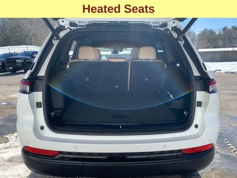 Used 2023 Jeep Grand Cherokee Limited w/ Luxury Tech Group II image 10