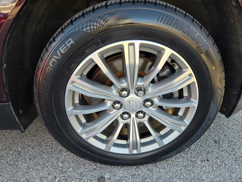 Used 2017 Cadillac XT5 Luxury image 34