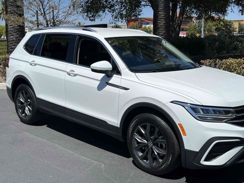 Used 2022 Volkswagen Tiguan SE FWD image 42