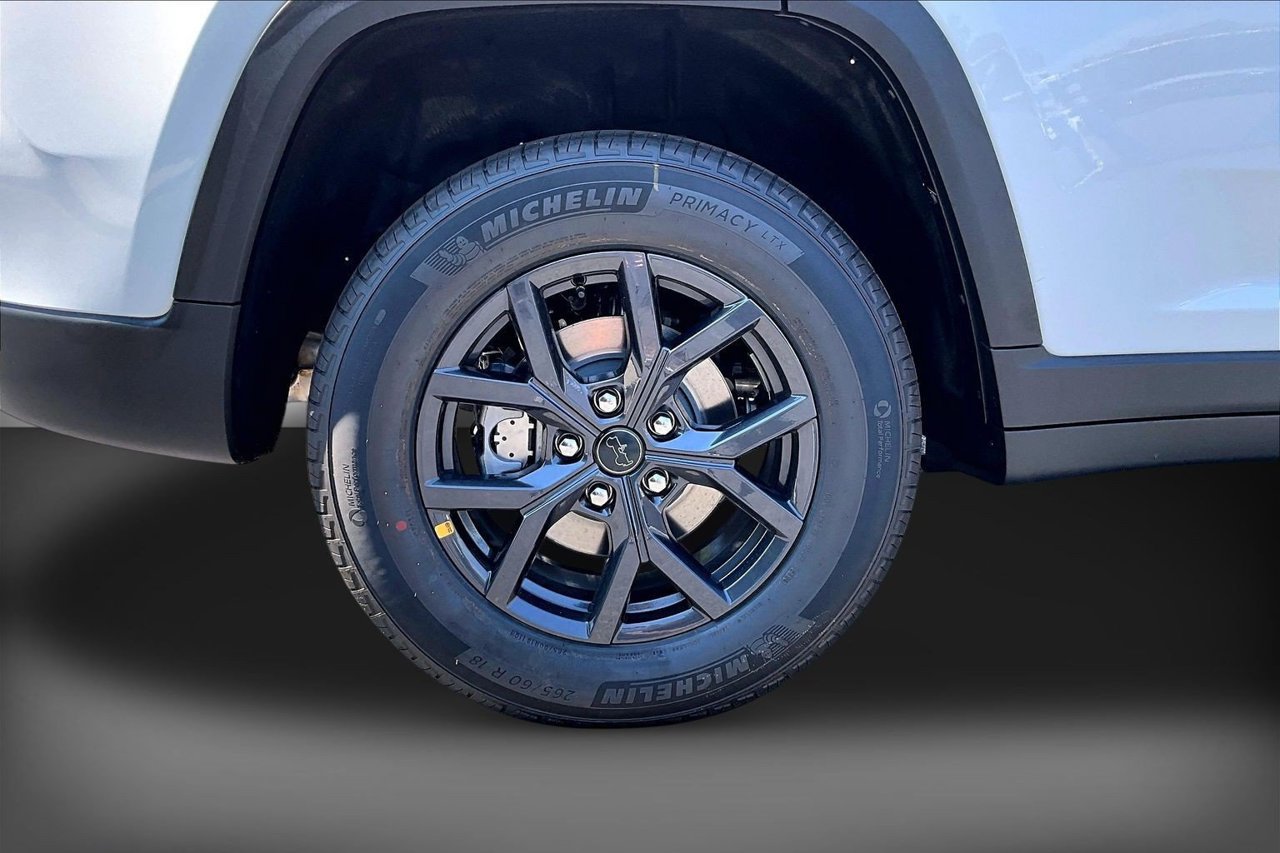 New 2027 Jeep Grand Cherokee Altitude AWD/4WD image 35