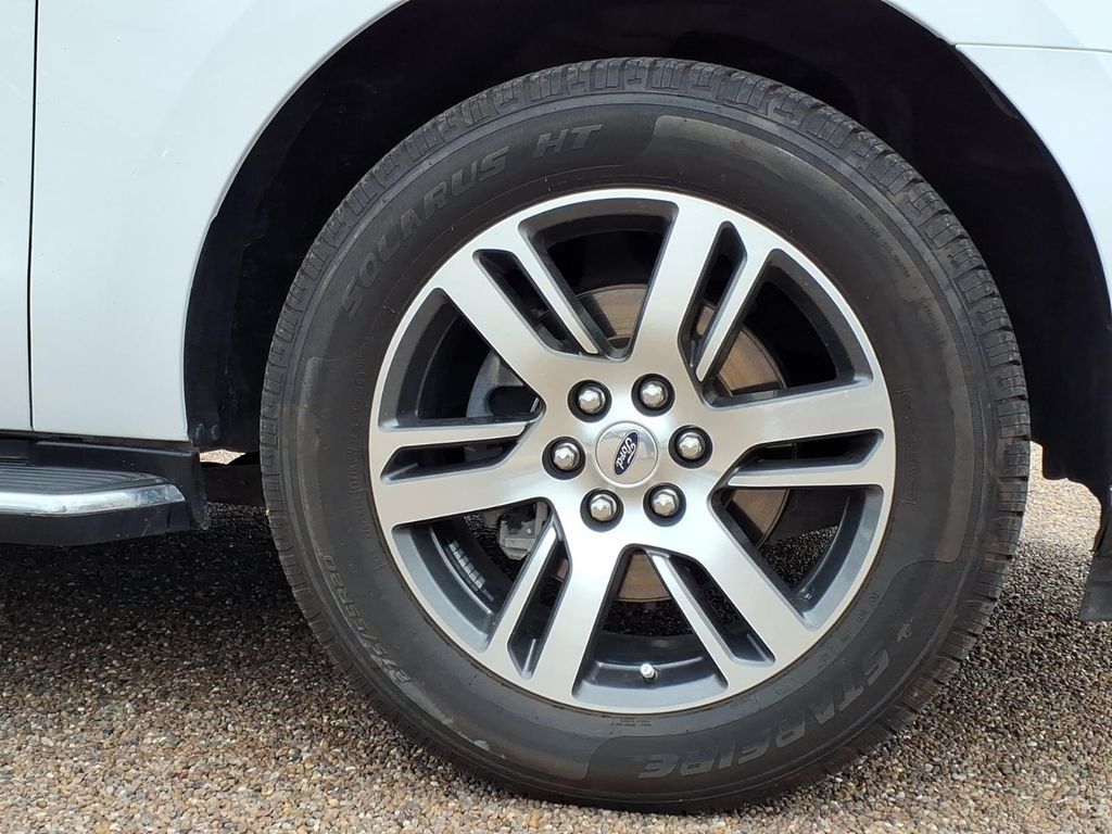 Used 2022 Ford Expedition Limited RWD image 10