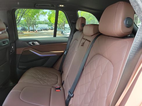 Used 2023 BMW X5 xDrive40i w/ Premium Package AWD/4WD image 8