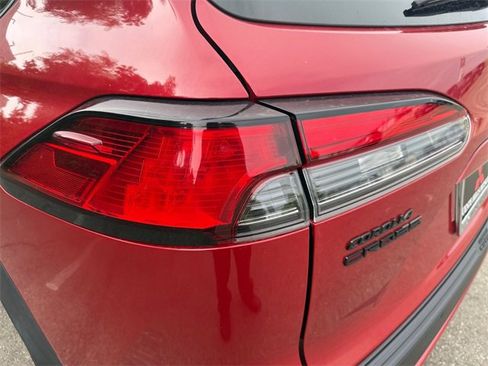 Used 2022 Toyota Corolla Cross XLE image 30