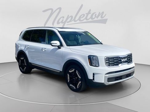 Used 2025 Kia Telluride S FWD image 8