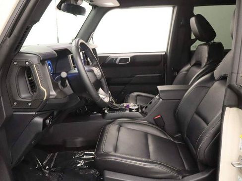 Certified 2025 Ford Bronco Badlands AWD/4WD image 17