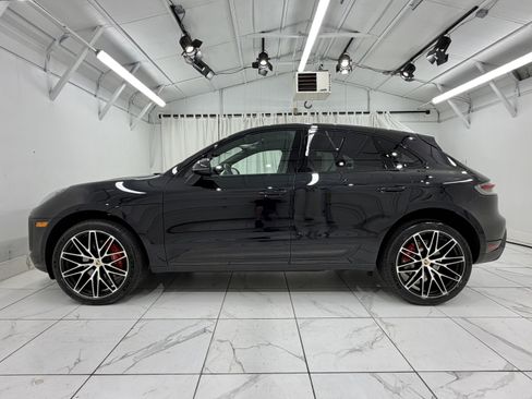 Used 2023 Porsche Macan S AWD/4WD image 2