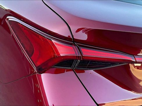 Used 2019 Toyota Avalon Limited w/ All Weather Liner Package FWD image 29