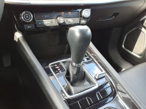 Used 2024 Jeep Compass Latitude AWD/4WD image 17