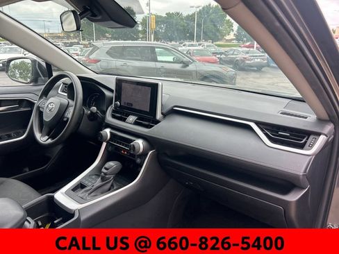 Used 2024 Toyota RAV4 XLE AWD/4WD image 7