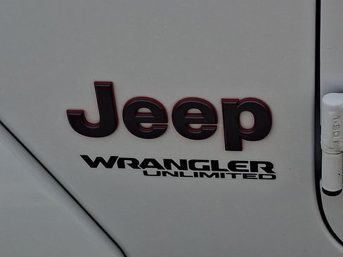 Used 2019 Jeep Wrangler Unlimited Rubicon AWD/4WD image 31