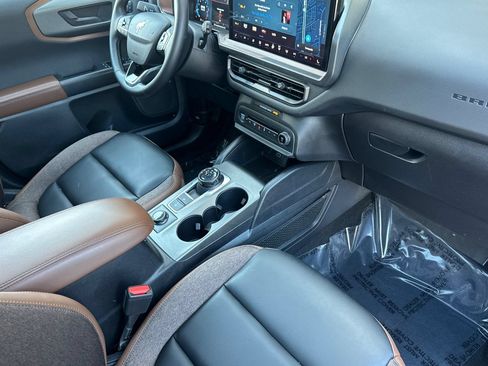 Certified 2025 Ford Bronco Sport Outer Banks w/ Outer Banks Tech Package+ AWD/4WD image 17