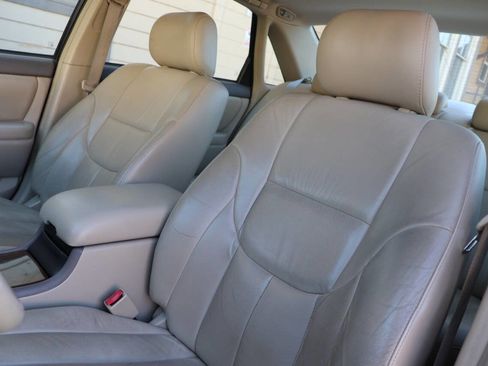 Used 2001 Toyota Avalon XLS FWD image 13