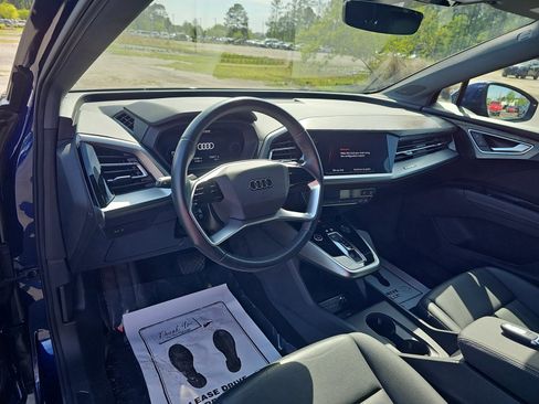 Used 2023 Audi Q4 e-tron Premium Plus w/ Premium Plus image 17