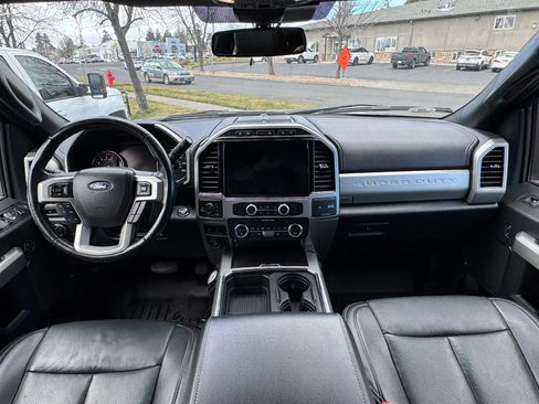 Used 2022 Ford F350 Lariat w/ Black Appearance Package image 12