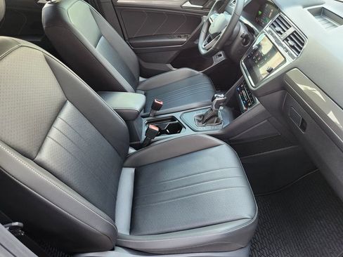 Used 2022 Volkswagen Tiguan SE R-Line FWD image 14