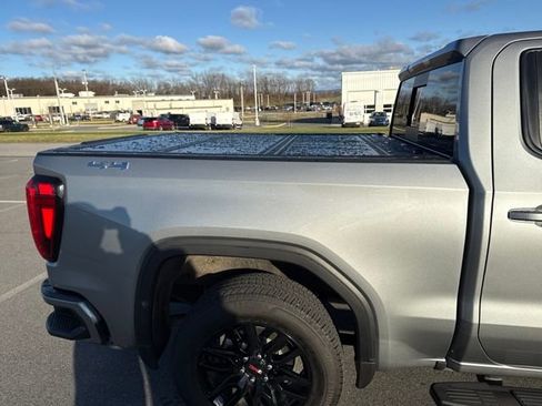 Used 2025 GMC Sierra 1500 Elevation w/ Elevation Premium Package image 18