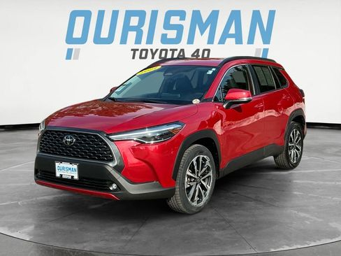 Certified 2024 Toyota Corolla Cross XLE image 3