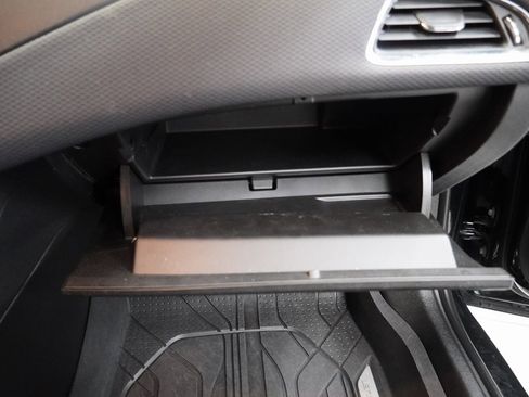 Used 2019 Chevrolet Cruze LT image 31