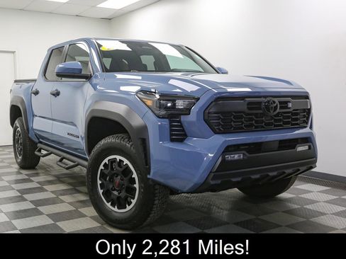 Used 2026 Toyota Tacoma TRD Off-Road AWD/4WD image 2