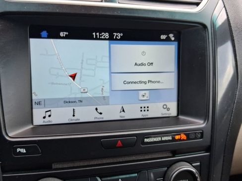 Used 2018 Ford Explorer XLT w/ Equipment Group 202A FWD image 24