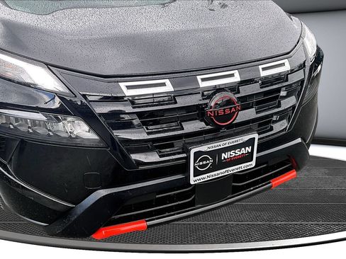 Used 2025 Nissan Rogue SV AWD/4WD image 32
