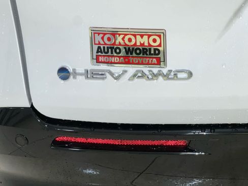 New 2026 Toyota Sienna Platinum AWD/4WD image 8