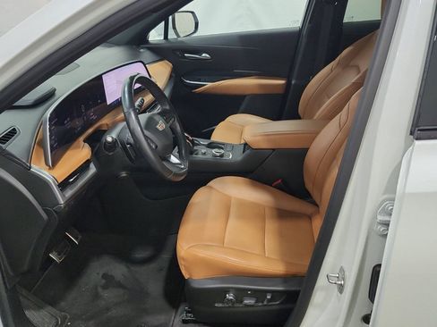 Used 2024 Cadillac XT4 Sport AWD/4WD image 6