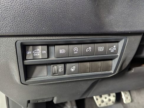 Used 2022 Toyota Tundra SR5 w/ TRD Off-Road Premium Package AWD/4WD image 15