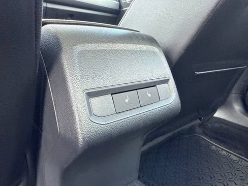 Used 2019 Volkswagen Jetta SE w/ Cold Weather Package FWD image 9