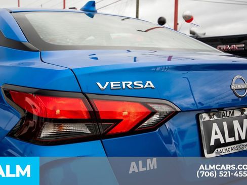 Used 2023 Nissan Versa SV image 7