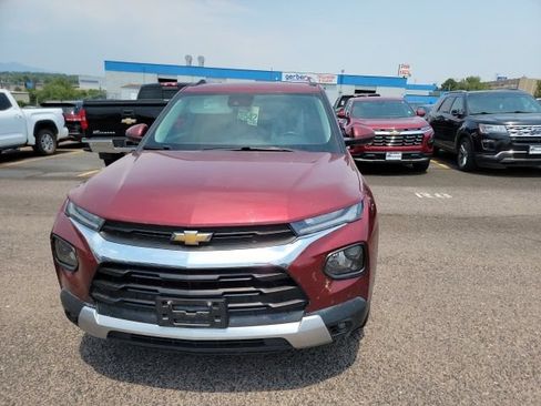 Used 2022 Chevrolet TrailBlazer LT AWD/4WD image 2