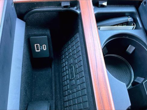 Used 2024 Lincoln Navigator Reserve w/ Equipment Group 201A image 21