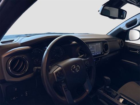 Used 2023 Toyota Tacoma TRD Off-Road image 9