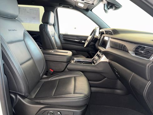 Used 2024 GMC Yukon Denali image 26