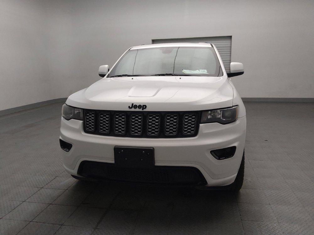 Used 2020 Jeep Grand Cherokee Altitude RWD image 15