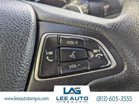 Used 2017 Ford Escape SE image 21