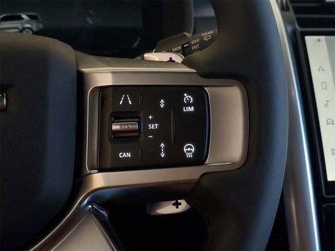 New 2026 Land Rover Discovery Limited Edition image 17