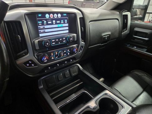 Used 2018 GMC Sierra 2500 SLT w/ Suspension Package, Off-Road AWD/4WD image 50