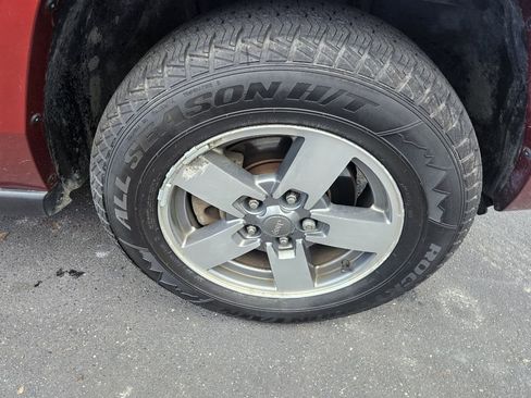 Used 2008 Jeep Commander Sport image 27