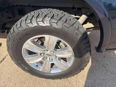 Used 2016 Ford F150 Platinum w/ Equipment Group 701A Luxury image 21