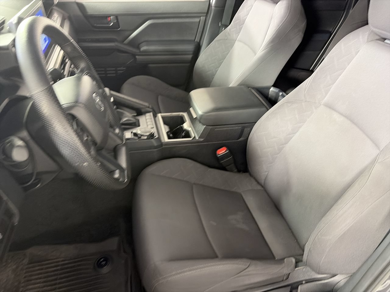 Used 2025 Toyota Tacoma SR5 AWD/4WD image 19