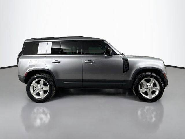 Used 2021 Land Rover Defender 110 SE AWD/4WD image 4