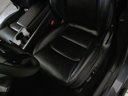 Used 2020 Tesla Model Y Long Range image 25