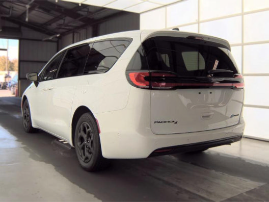 Used 2023 Chrysler Pacifica Limited w/ S Appearance Package FWD image 7
